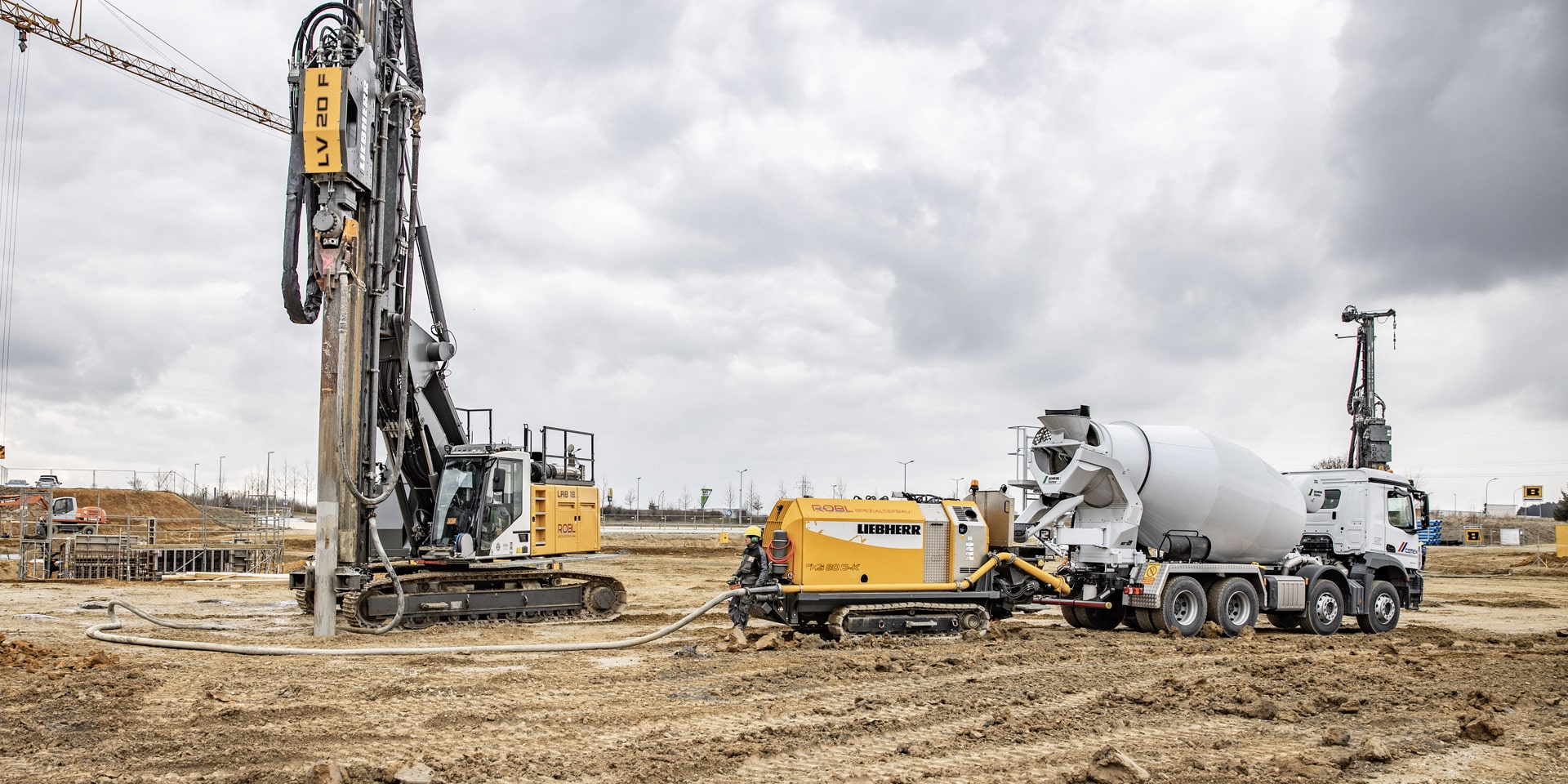 Heavy piling rig foundation support